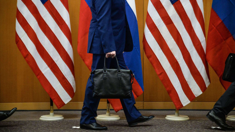 Делегации России и США встретились во Флориде