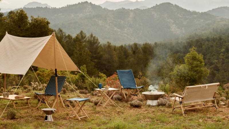 Hay и Джаспер Моррисон представили коллекцию кемпинговой мебели