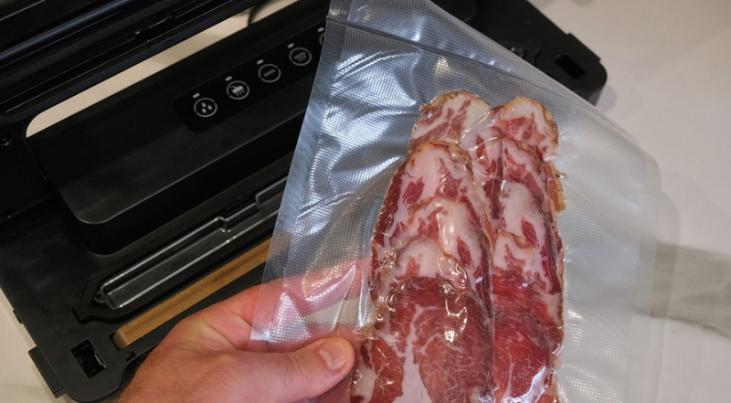 Как пользоваться вакууматором: полезная инструкция для бытового прибора Как пользоваться вакууматором: полезная инструкция для бытового прибора