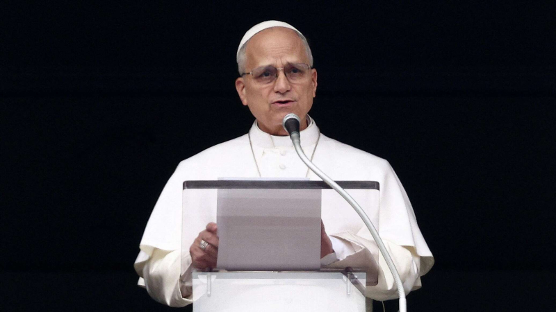 Папа Римский предложил навсегда запретить бомбардировки с воздуха