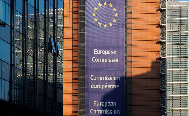 Politico: сотрудников ряда департаментов Еврокомиссии травили свинцом