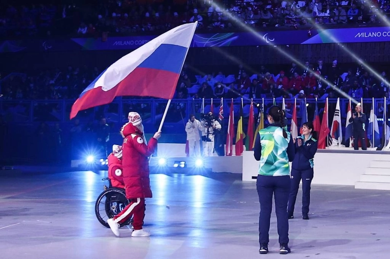 Российские спортсмены прошли с триколором на церемонии закрытия Паралимпиады Российские спортсмены прошли с триколором на церемонии закрытия Паралимпиады