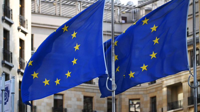 Захарова вопросом «Кто ты такая?» отправила экс-премьера Швеции в Гренландию