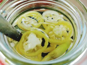 Как засолить хрустящие огурцы холодным способом